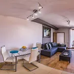 Premium By Hi5- Cp With Free Parking Daire Budapeşte
