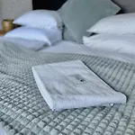 Premium By Hi5- Cp With Free Parking Daire Budapeşte