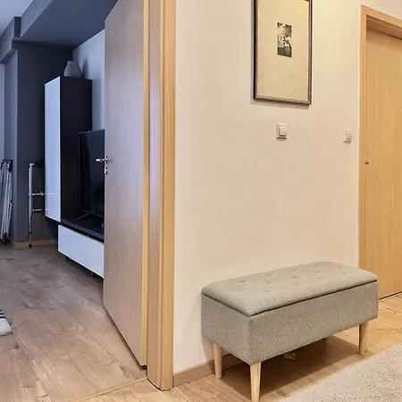 Premium By Hi5- Cp With Free Parking *