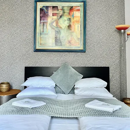 Premium By Hi5- Cp With Free Parking *