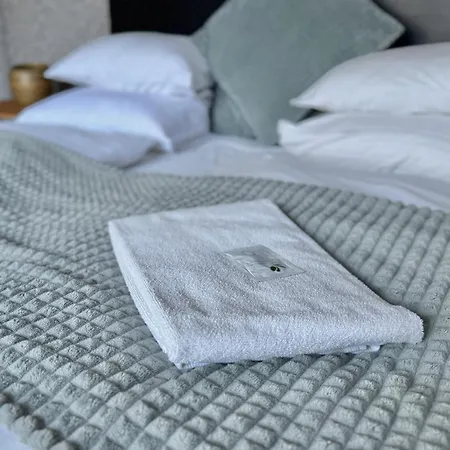 Premium By Hi5- Cp With Free Parking Apartman Budapest